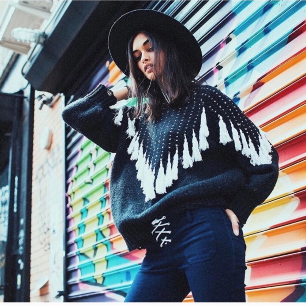 RIA Black White tassel sweater! - Picture 2 of 8